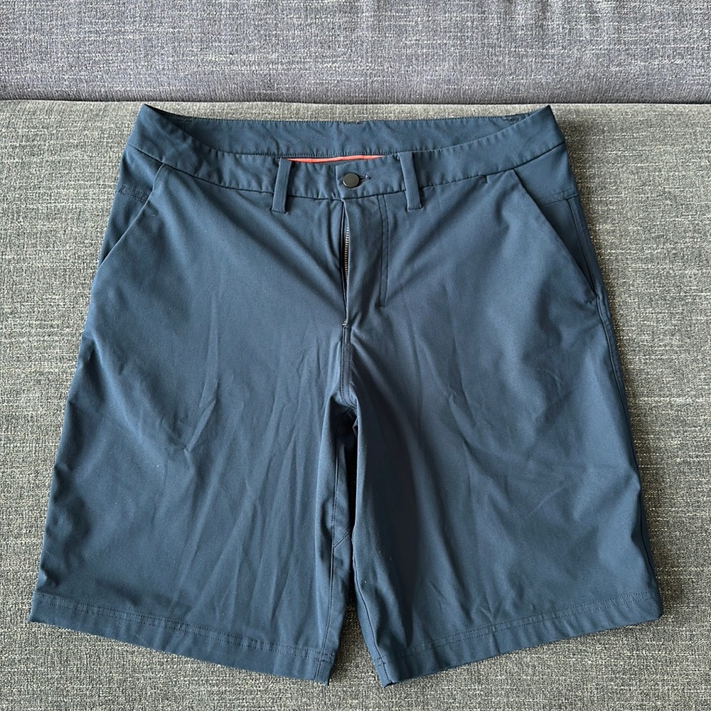 Lululemon Commission Classic-Fit Short 9", size 36, navy